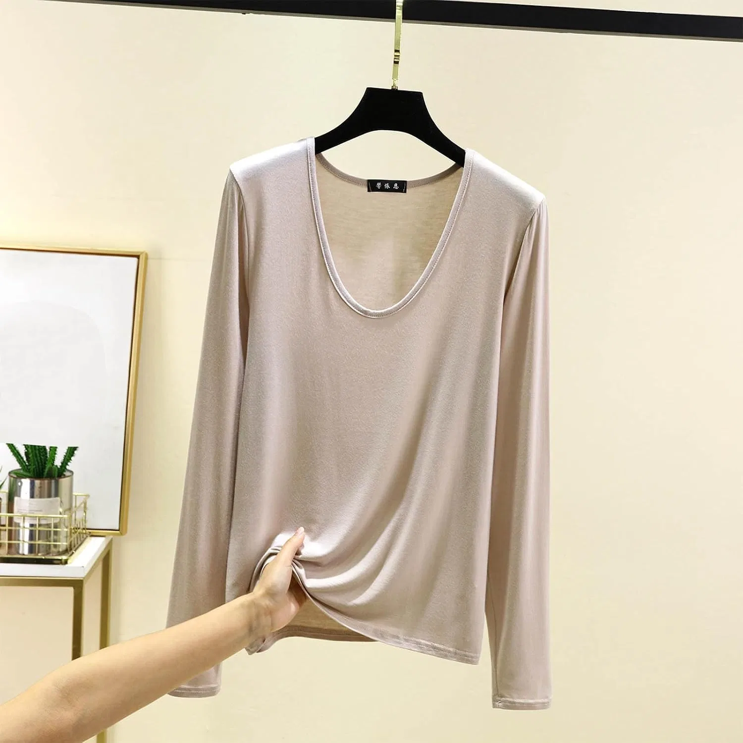 Женская туника с V-образным вырезом, свободного кроя, Beige — фото 2