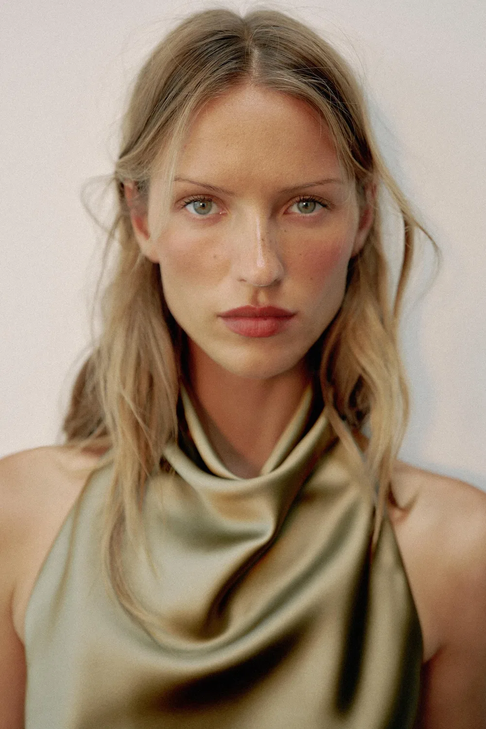 Атласный топ с завязками на шее ZARA, Light khaki — фото 4