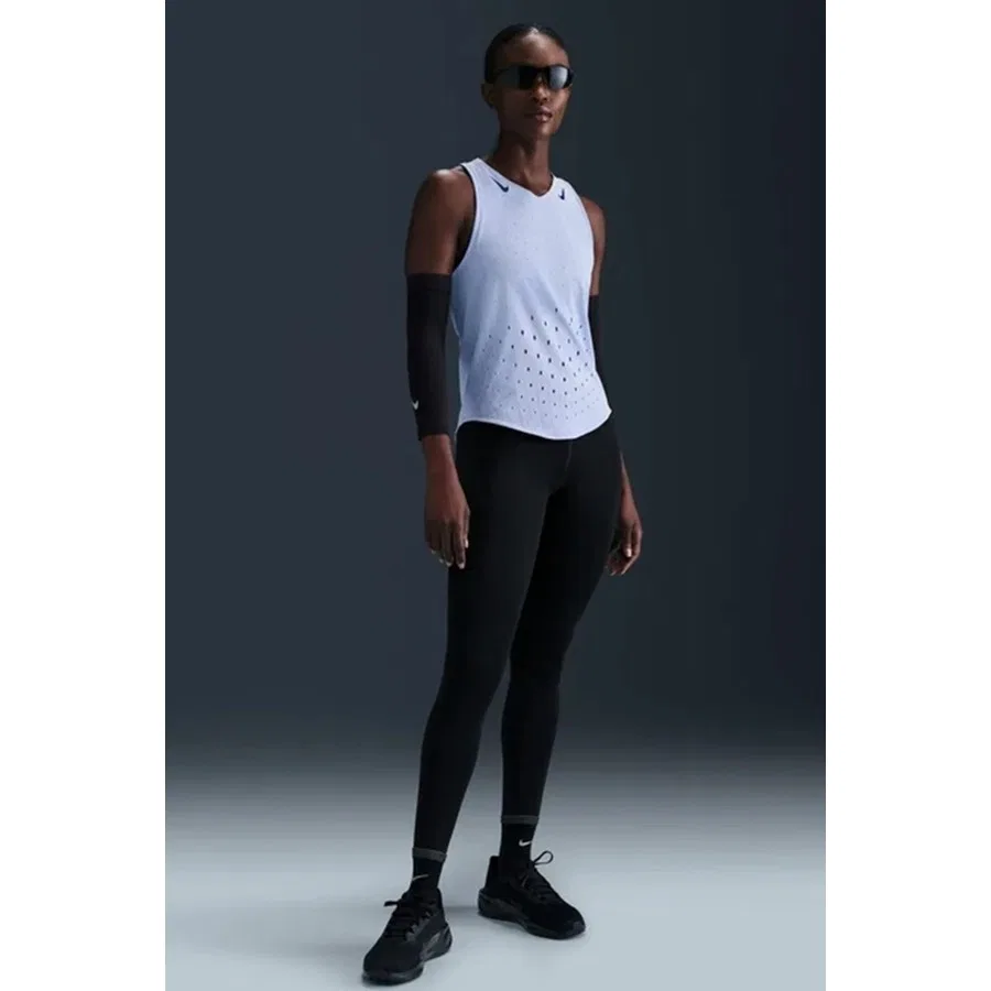 Женский спортивный топ без рукавов с V-образным вырезом Nike Aeroswift Dri-FIT ADV, Сиреневый — фото 3