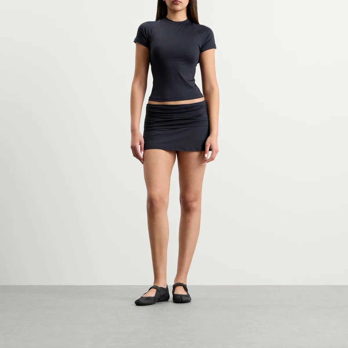 Юбка-шорты Nike x SKIMS Airy с отворотом, Obsidian — фото 4