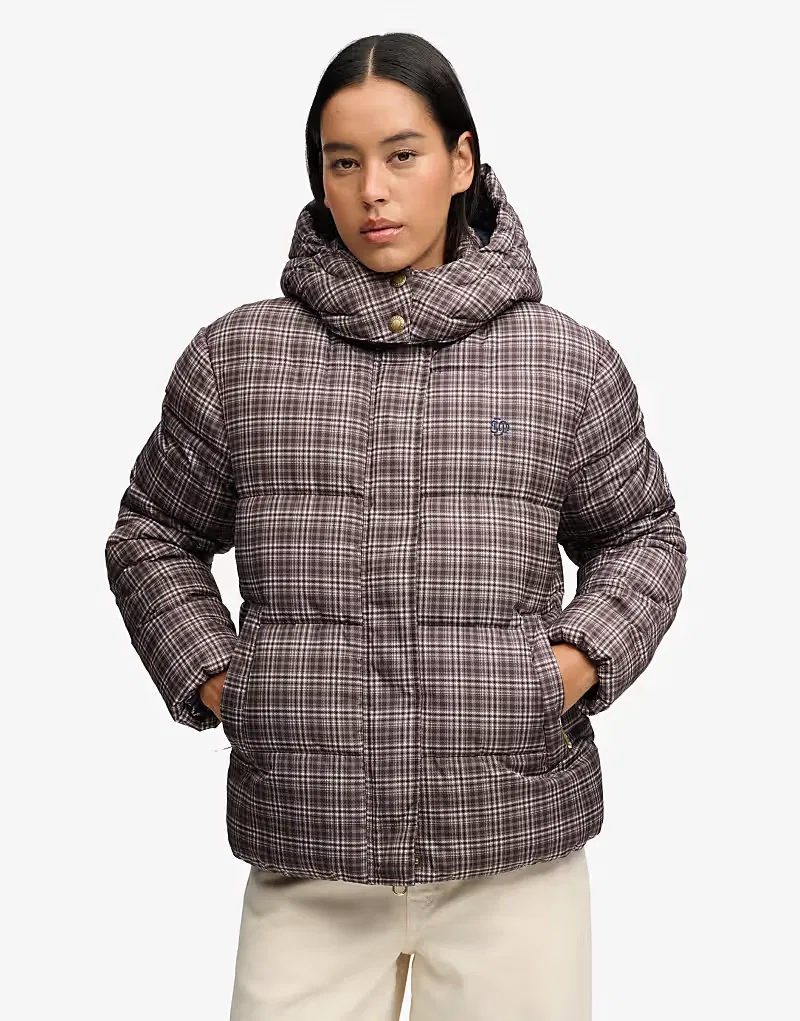 Пуховая куртка Superdry Premium с принтом в клетку каштаново-коричневый — фото 2