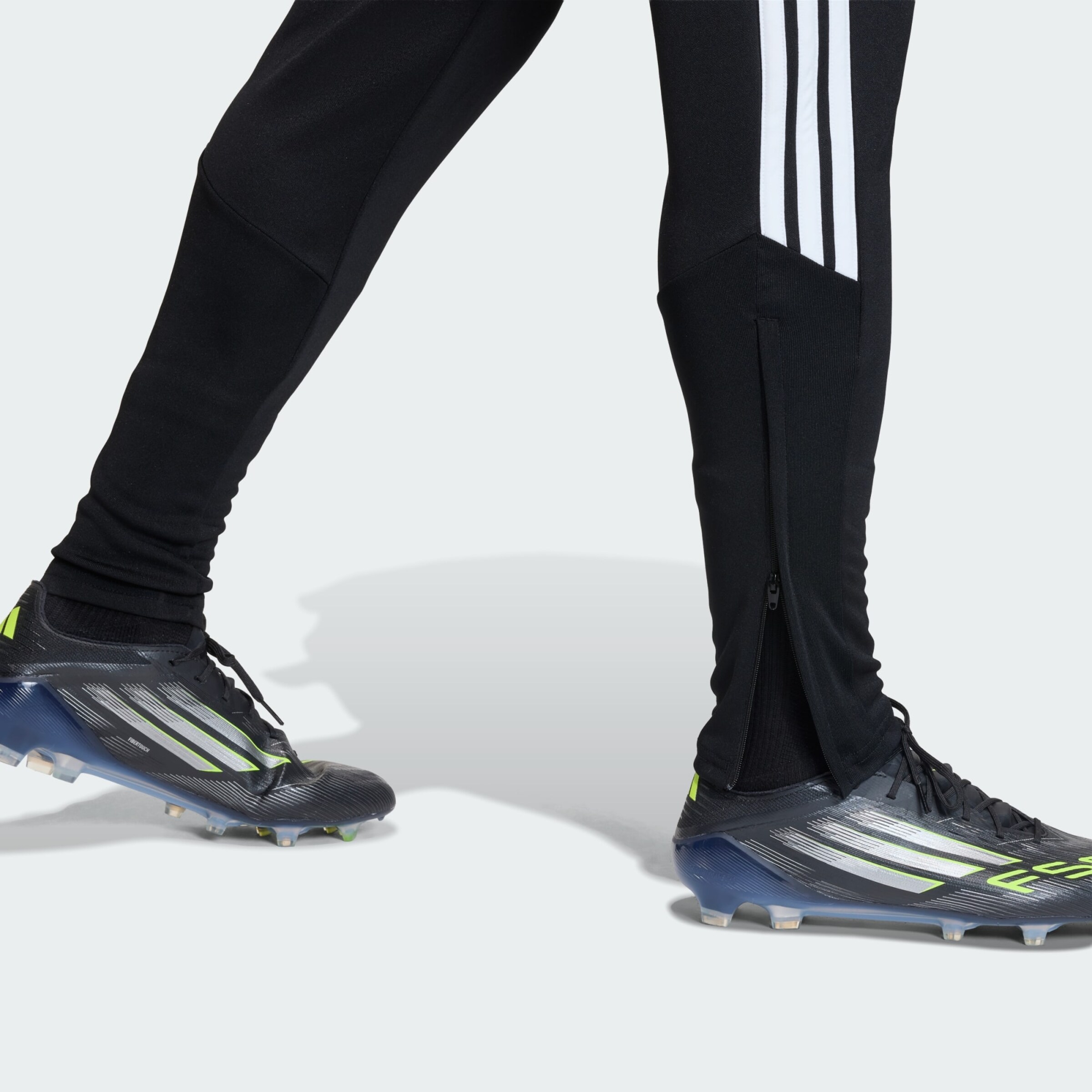 Adidas Performance Узкие спортивные штаны 'Tiro26' в черном цвете — фото 4
