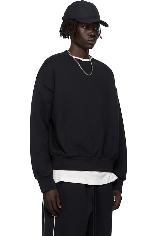 Fear Of God Essentials Черная классическая флисовая толстовка с круглым вырезом — фото 2