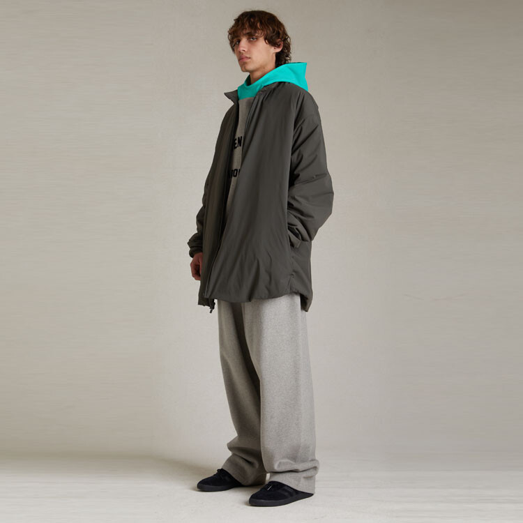 Стеганая куртка мужская чернильная Fear Of God Essentials, черный — фото 2