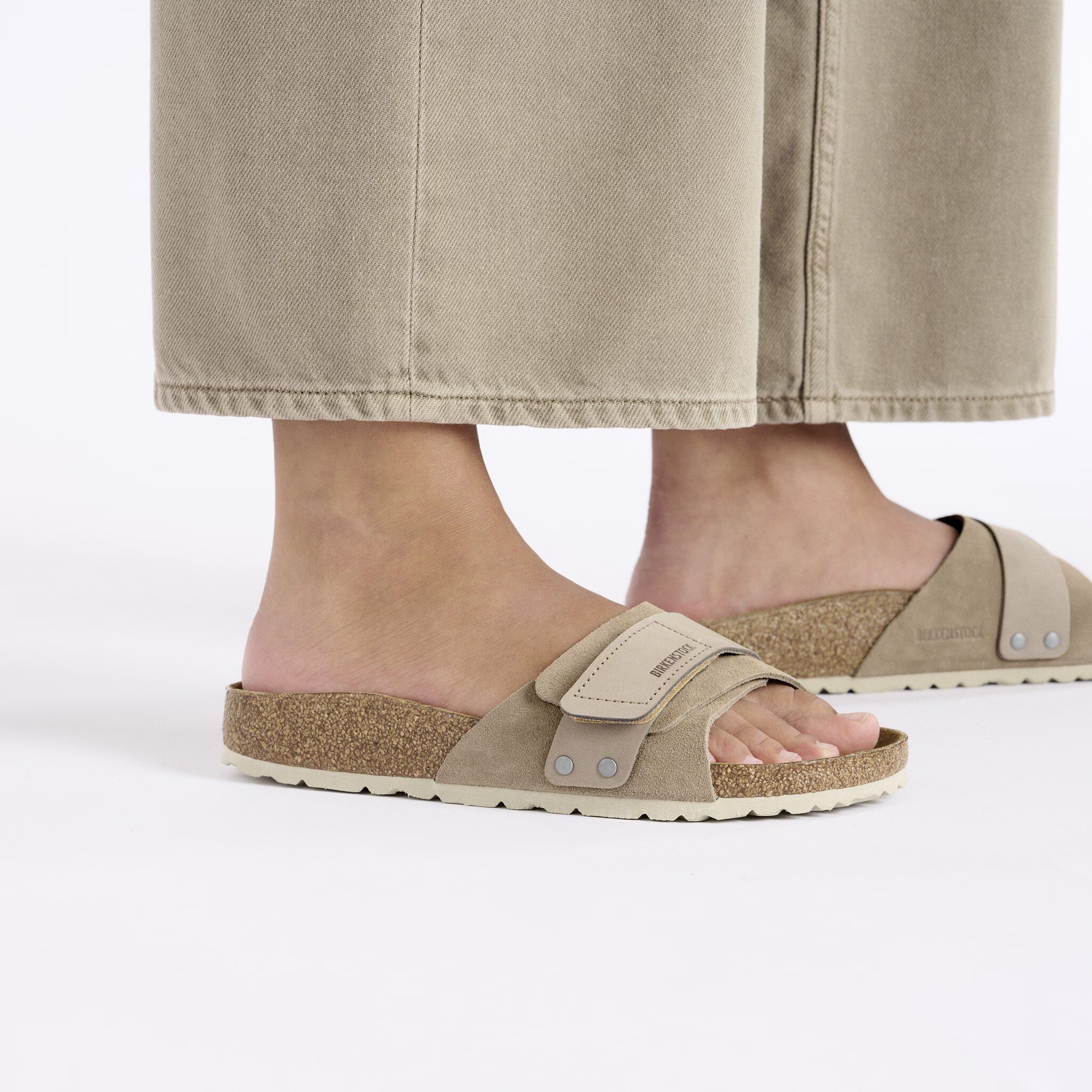 Сандалии Birkenstock Oita Suede Leather 1027939/1028056, серо-коричневый — фото 2