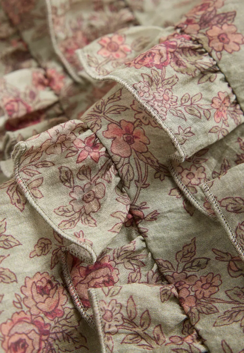 Блузка прямого кроя с длинными рукавами и оборками, на пуговицах Next, Sage Green Floral Print — фото 3