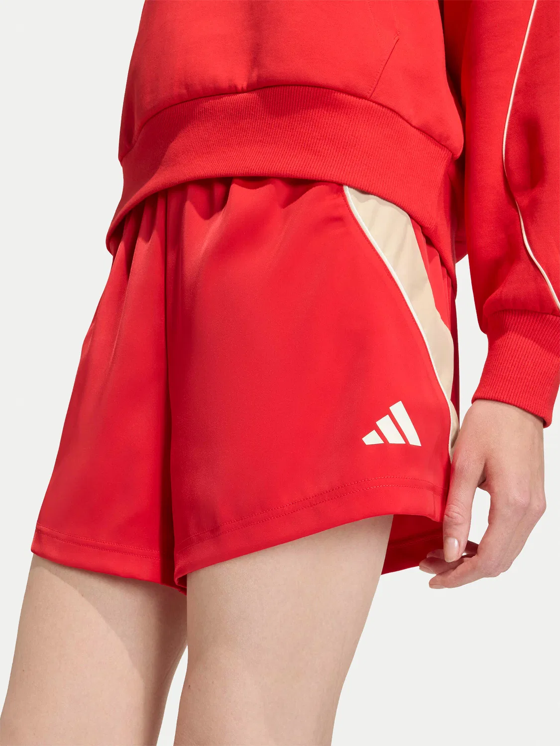 Женские спортивные шорты свободного кроя Stadium Adidas, красный — фото 4