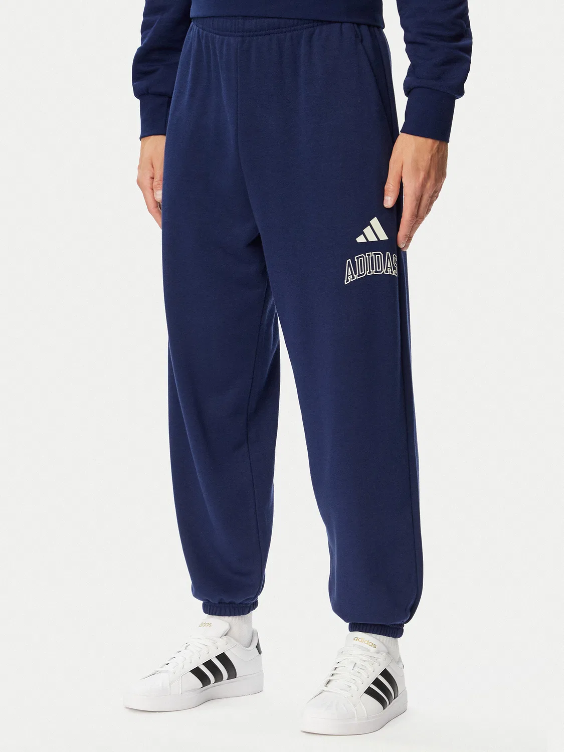 Мужские спортивные штаны стандартного кроя Seasonal Essentials Collegiate French Terry Cuffed Adidas, темно-синий