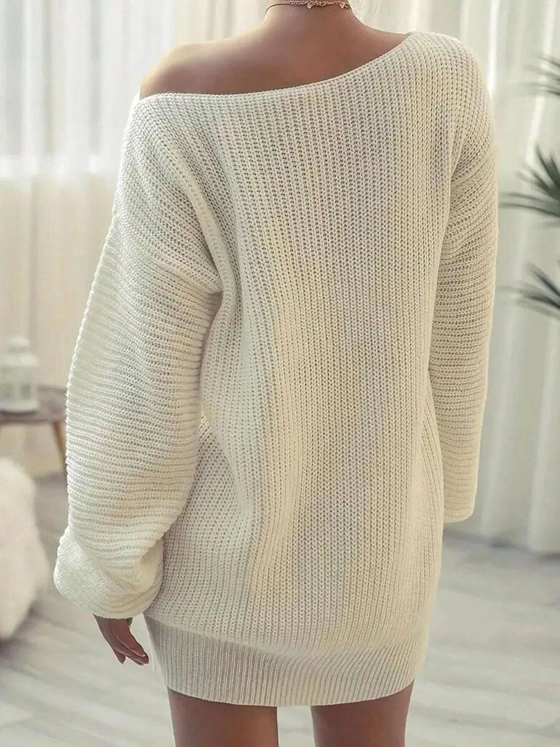 Женское повседневное платье с асимметричным вырезом Knitwear, White — фото 3