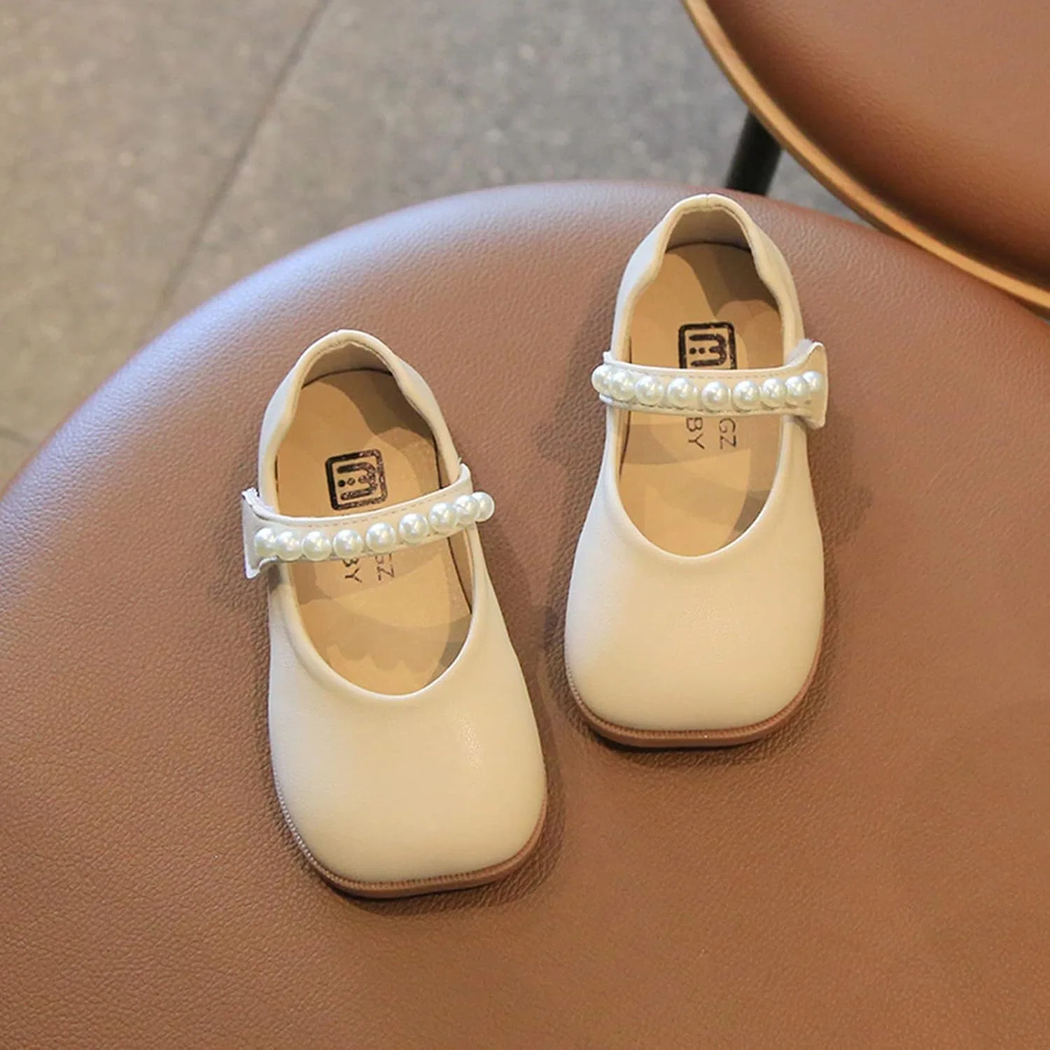 Детские кроссовки для девочек с толстой подошвой и пряжкой, Beige — фото 2
