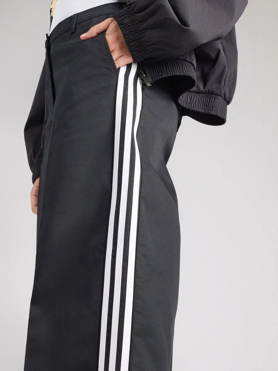 Брюки ADIDAS ORIGINALS с широкими штанинами и складками, черные — фото 2