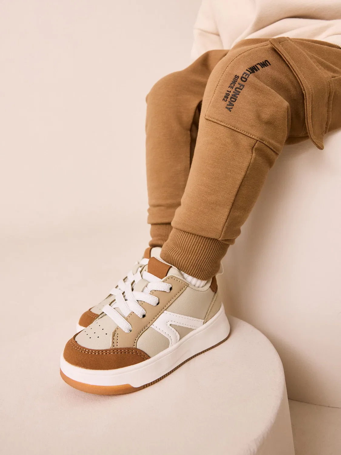 Детский спортивный костюм Utility Sweatshirt и Super Skinny Joggers Set Next, светло-бежевый — фото 2