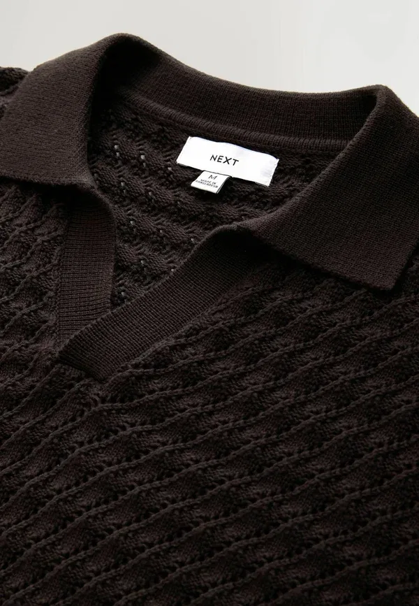 Поло с V-образным вырезом Regular fit textured trophy neck Next, Brown, коричневый — фото 2