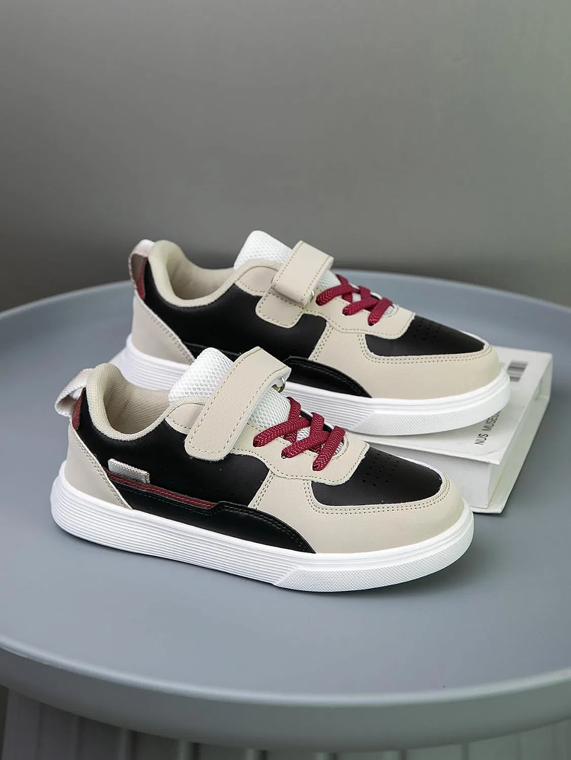 Детские кроссовки на липучке с регулируемым ремешком Classic Low Top, Khaki Black — фото 4