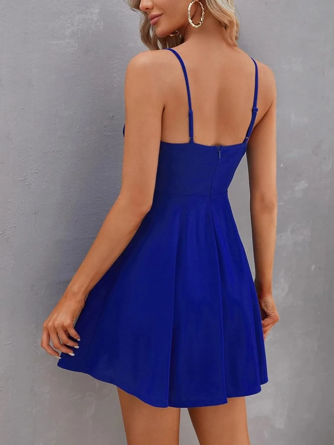 Женское повседневное короткое платье на бретелях с запахом, Royal Blue — фото 2