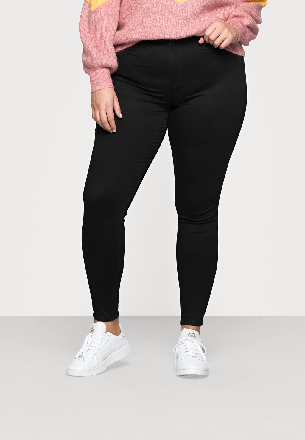 

Джинсы Skinny Fit Noisy May Curve