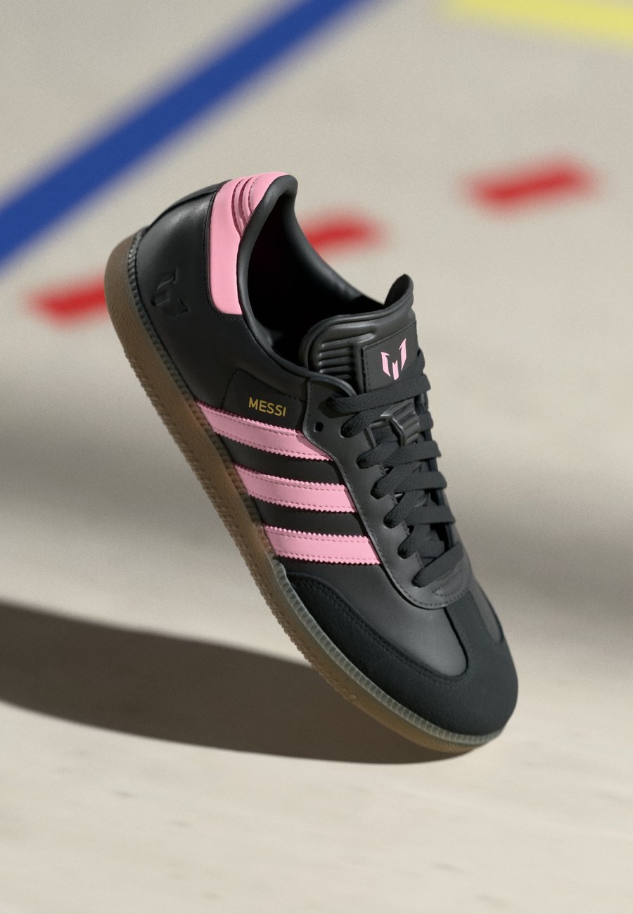 

Кроссовки Adidas Originals SAMBA MESSI FOOTBALL BOOTS INDOOR, Core Black/Gold Metallic/Black