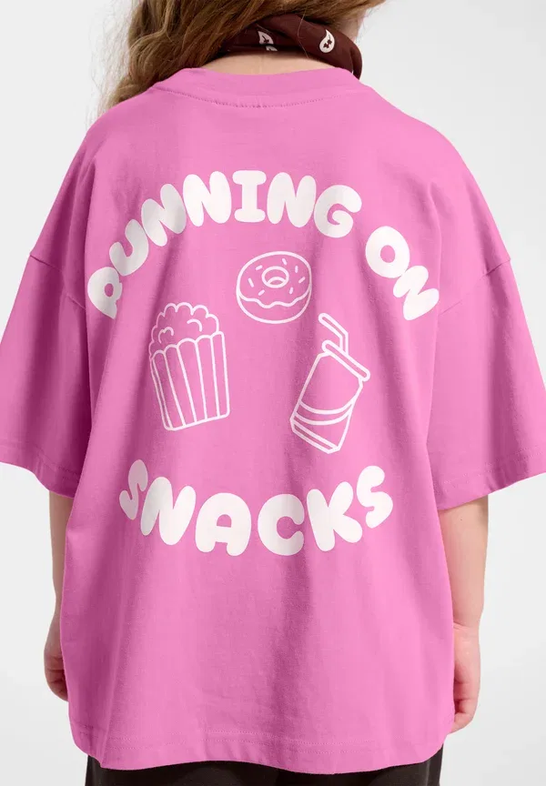 Футболка Hummel, модель Silly s/s boxy solid print t-shirt, цвет фуксия — фото 4