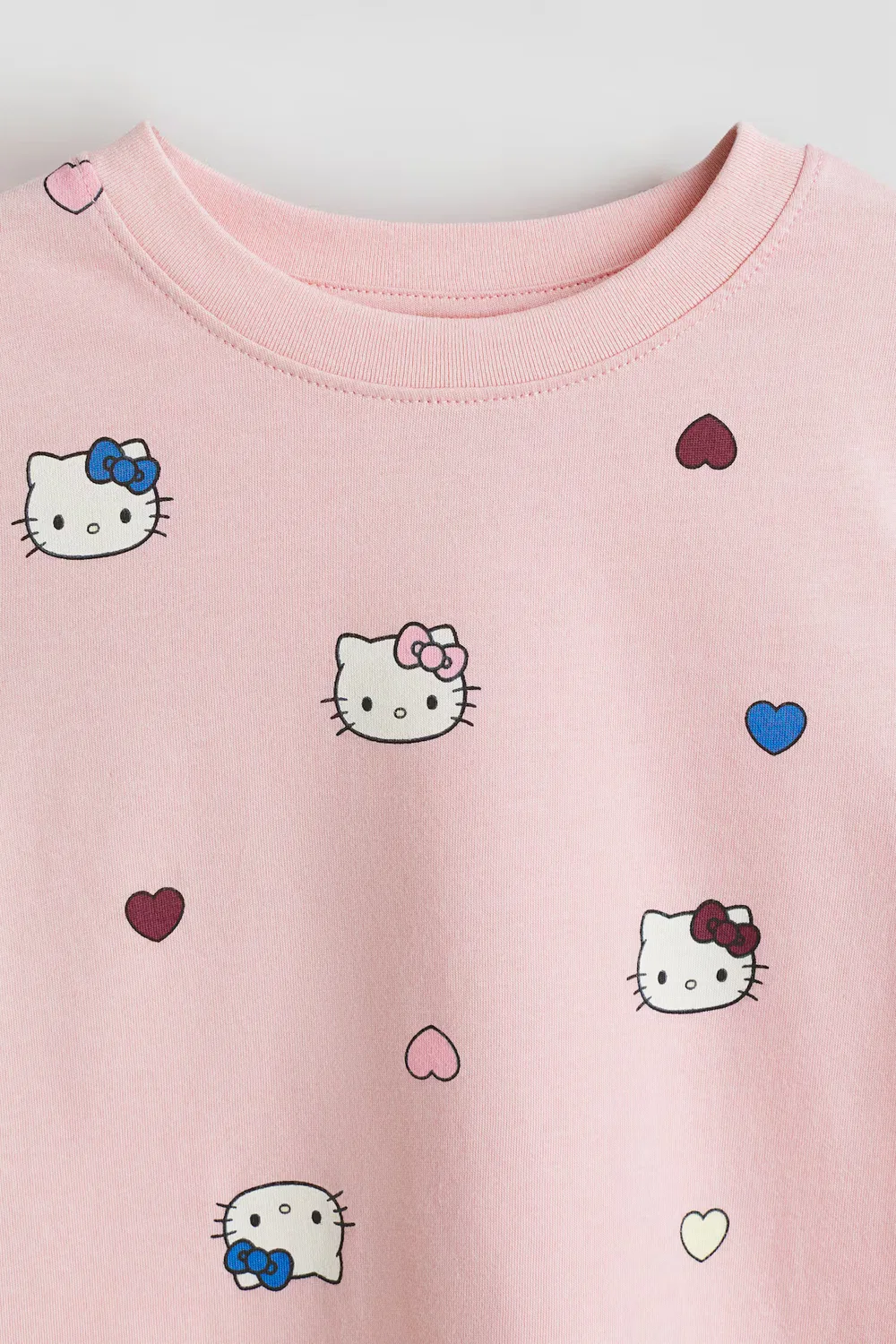 Набор из 3 футболок с принтом H&M, Pflaumenlila/Hello Kitty — фото 2