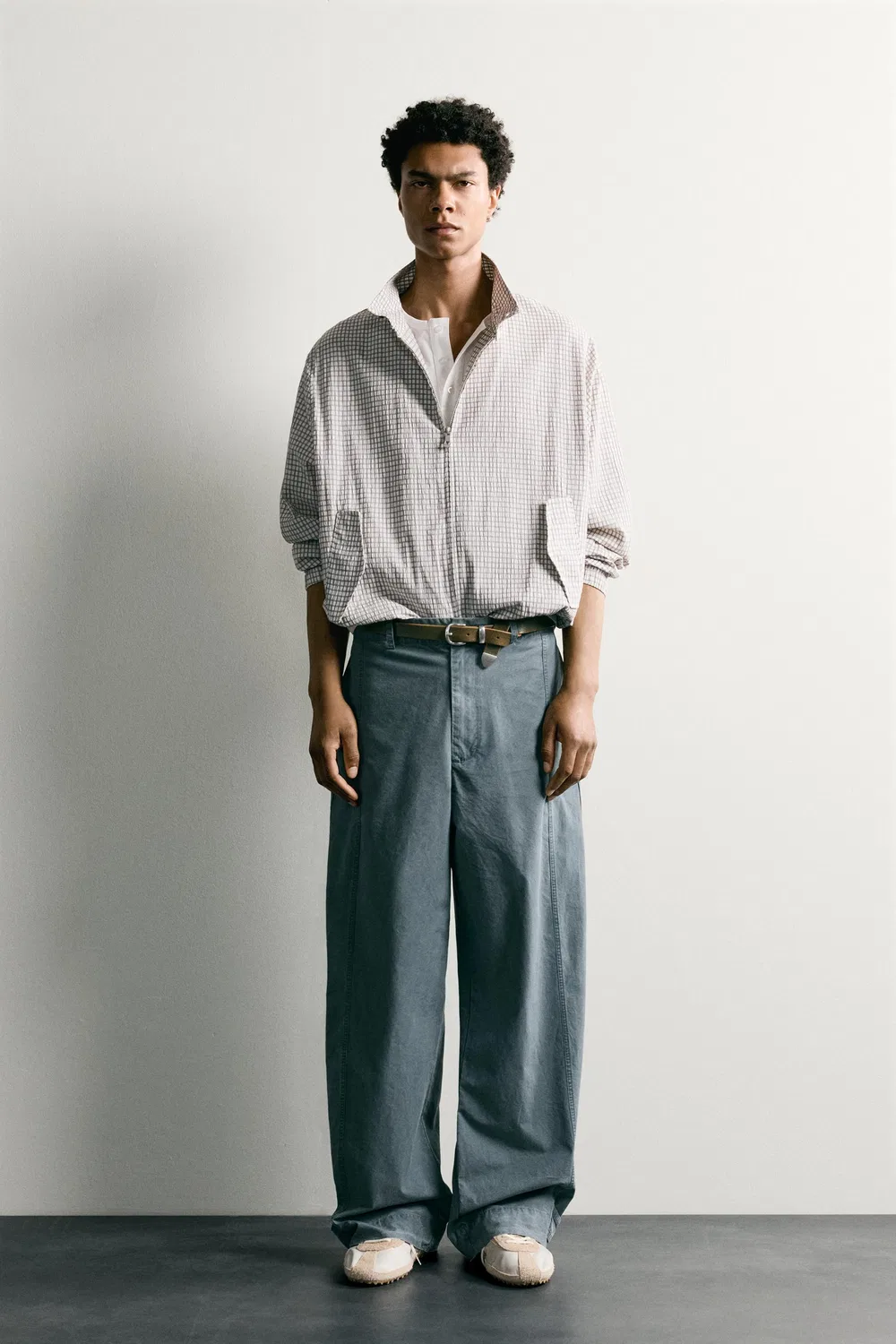 Выстиранные брюки свободного кроя с застежками. ZARA, Blue green