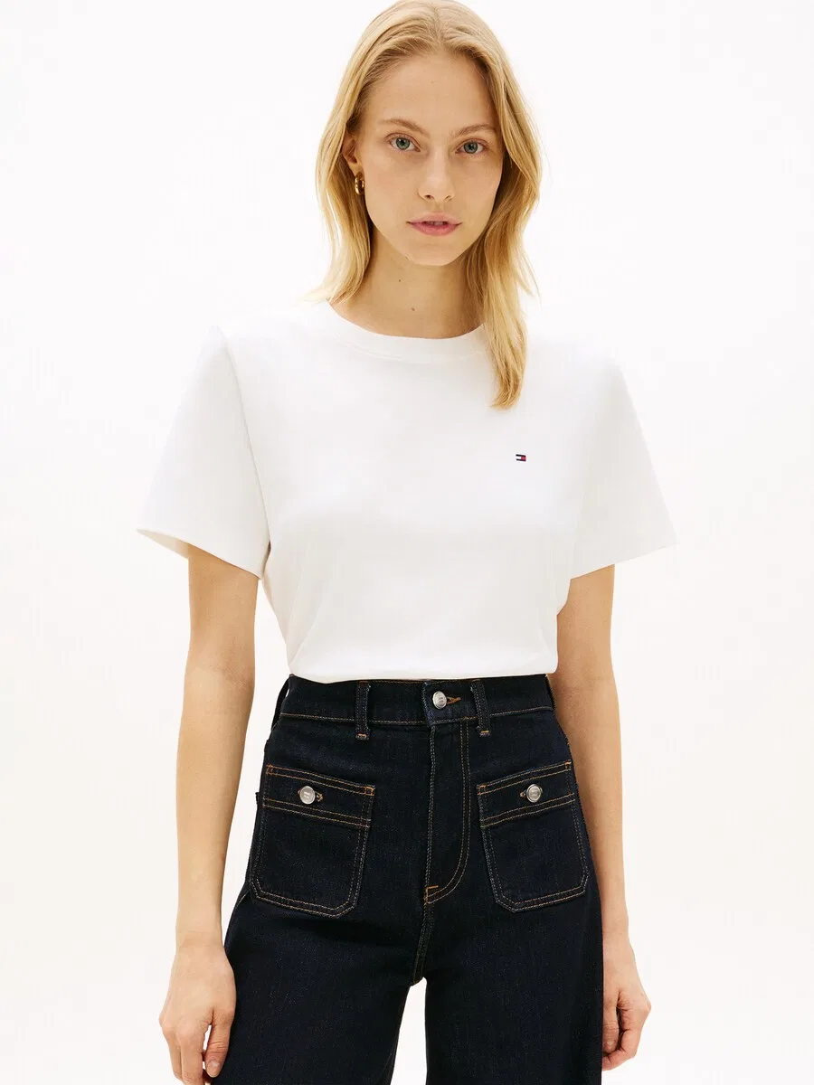 Футболка TOMMY HILFIGER 'Boxy Interlock' белого цвета — фото 3