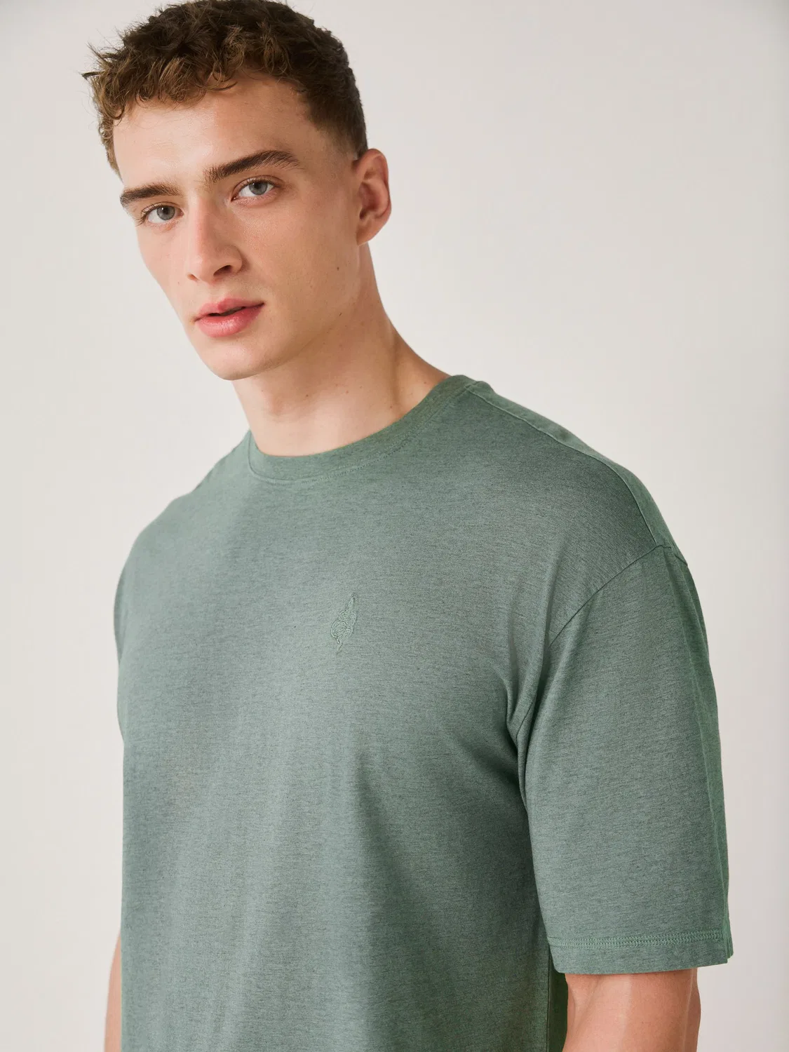 Футболка Relaxed Fit Lightweight Garment Dyed Next, зеленый меланж — фото 4