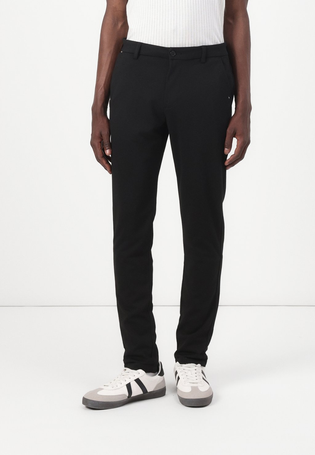 

Чиносы JPRCCMARCO JJADRIAN PANT Jack & Jones PREMIUM, черный
