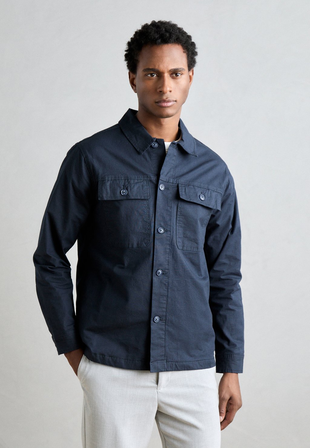 

Легкая куртка OVERSHIRT Lindbergh, темно-синий