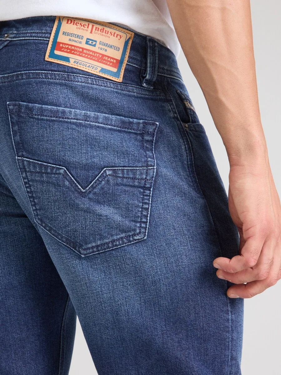 Джинсы DIESEL Regular Jeans '1985 LARKEE' темно-синего цвета — фото 3
