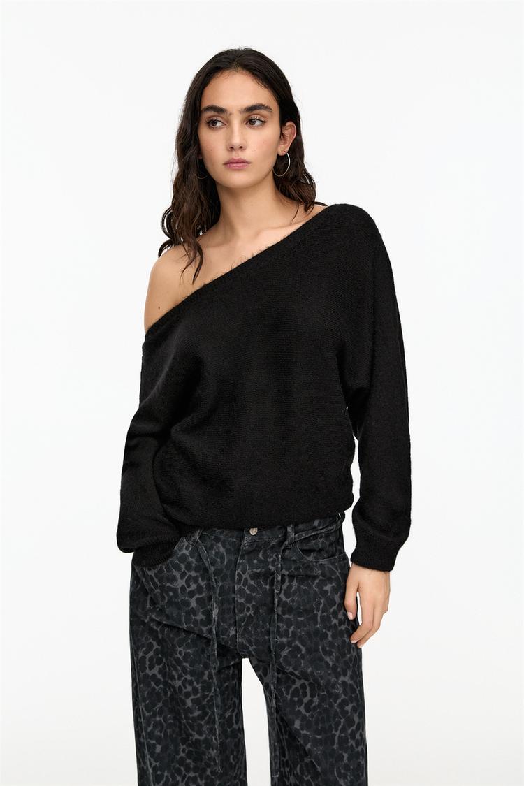 

Асимметричный джемпер из мягкой вязки Pull And Bear, черный