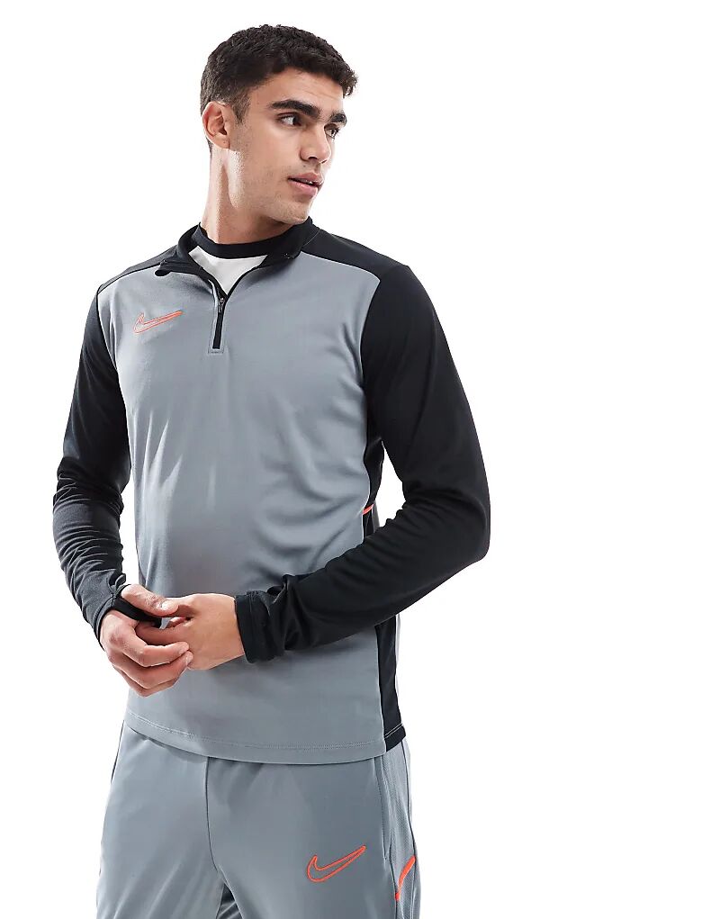 

Футболка Nike Football Academy 25 Dri-FIT с четвертной молнией серого цвета