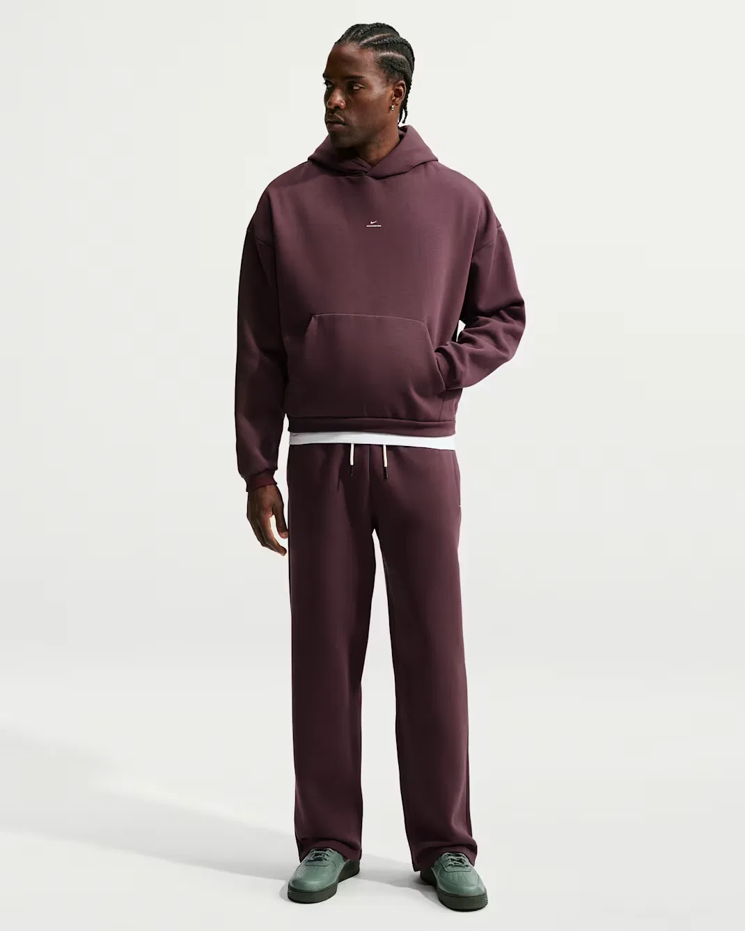 Мужская термофутболка с капюшоном Therma-FIT для баскетбола Nike Standard Issue, Burgundy Crush/Pale Ivory — фото 4