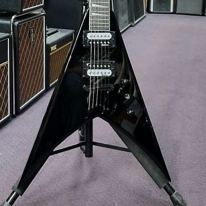 

Jackson JS Series JS32T King V с грифом Amaranth JS Series JS32T King V with Amaranth Fretboard