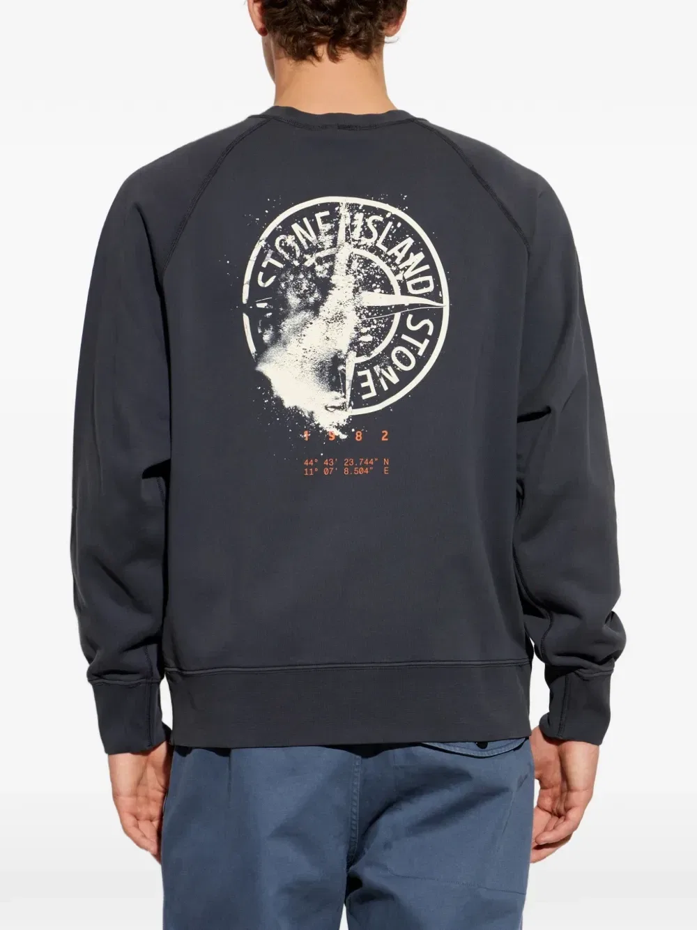 Свитер с логотипом на рукаве реглан Stone Island, серый — фото 4