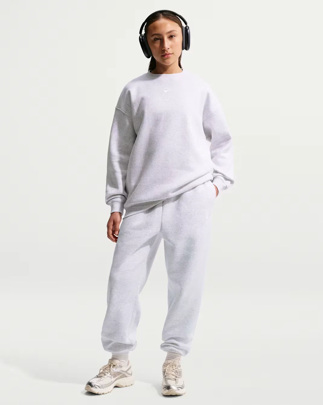 Детская толстовка оверсайз с круглым вырезом для девочек (подростков) Nike Sportswear Studio, Birch Heather/White — фото 4