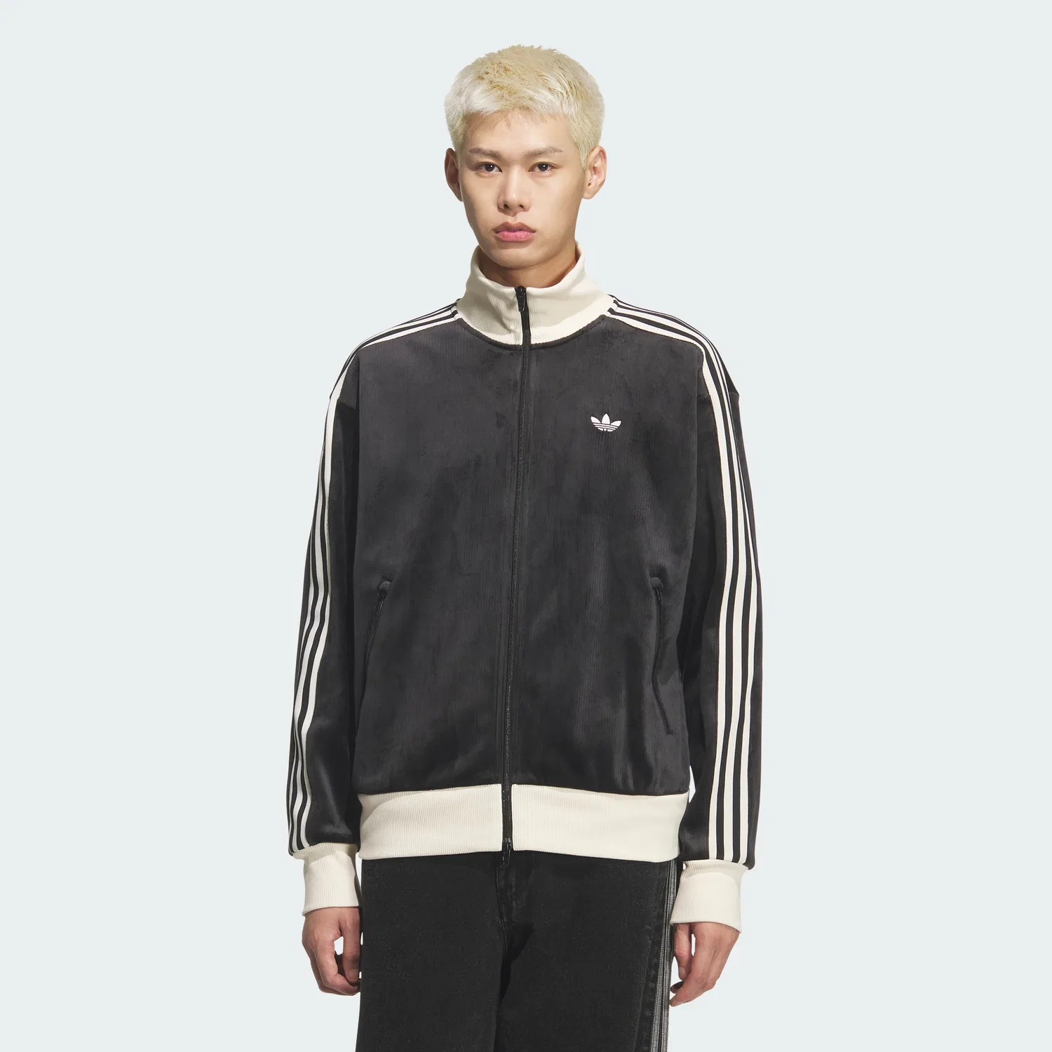 Мужская вельветовая классическая спортивная куртка чёрная от Adidas — фото 3