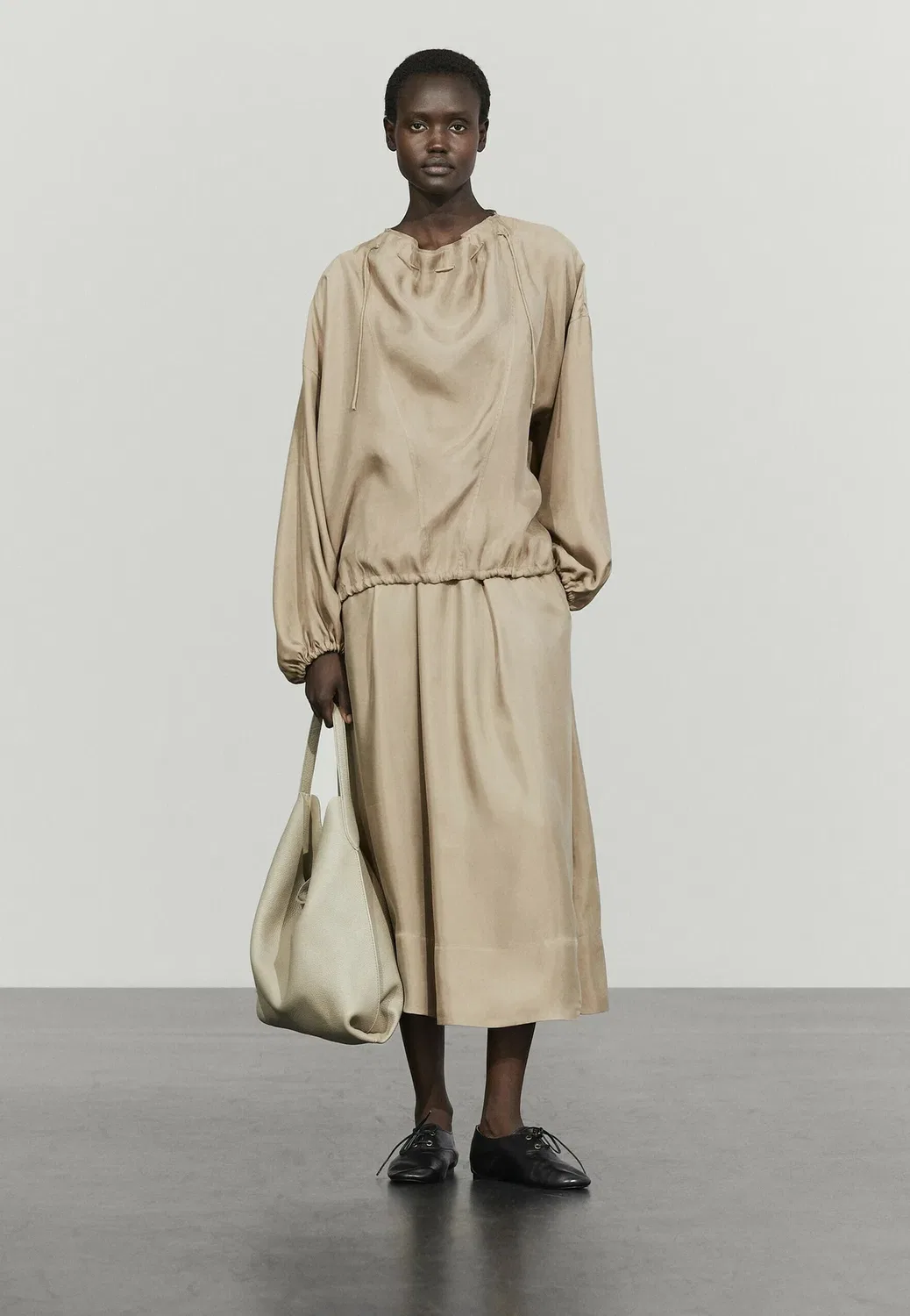 Струящаяся юбка миди с эластичным поясом - юбка А-силуэта Massimo Dutti, Sand — фото 2