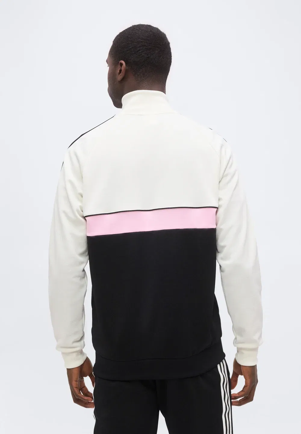 Спортивная форма «Ювентуса» из Турина - клубная одежда Adidas Originals, Off White/Black — фото 3