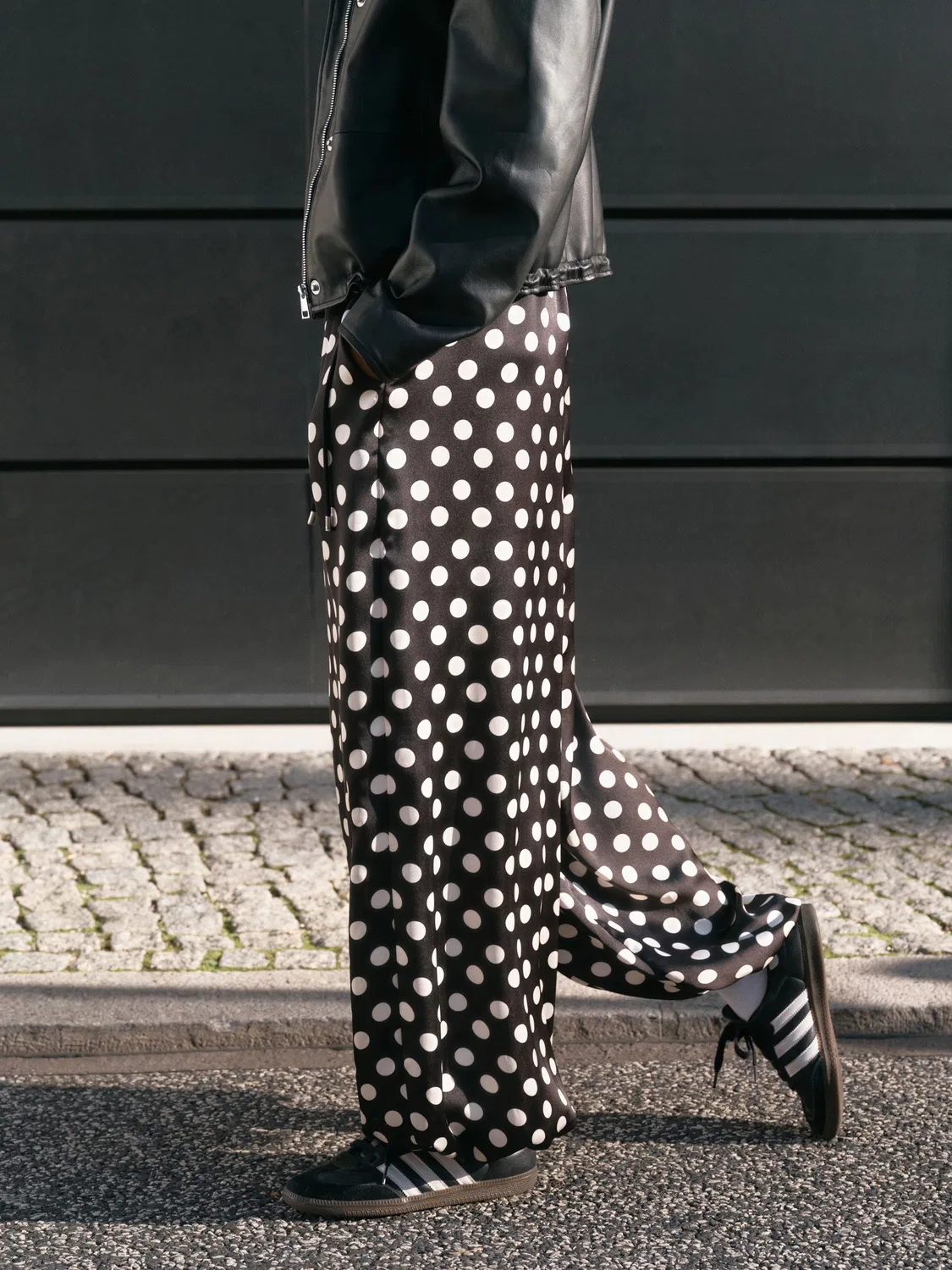 Брюки-баллоны с манжетами Polka Dot Satin Cuffed Balloon Trousers Next, черно-белый горох