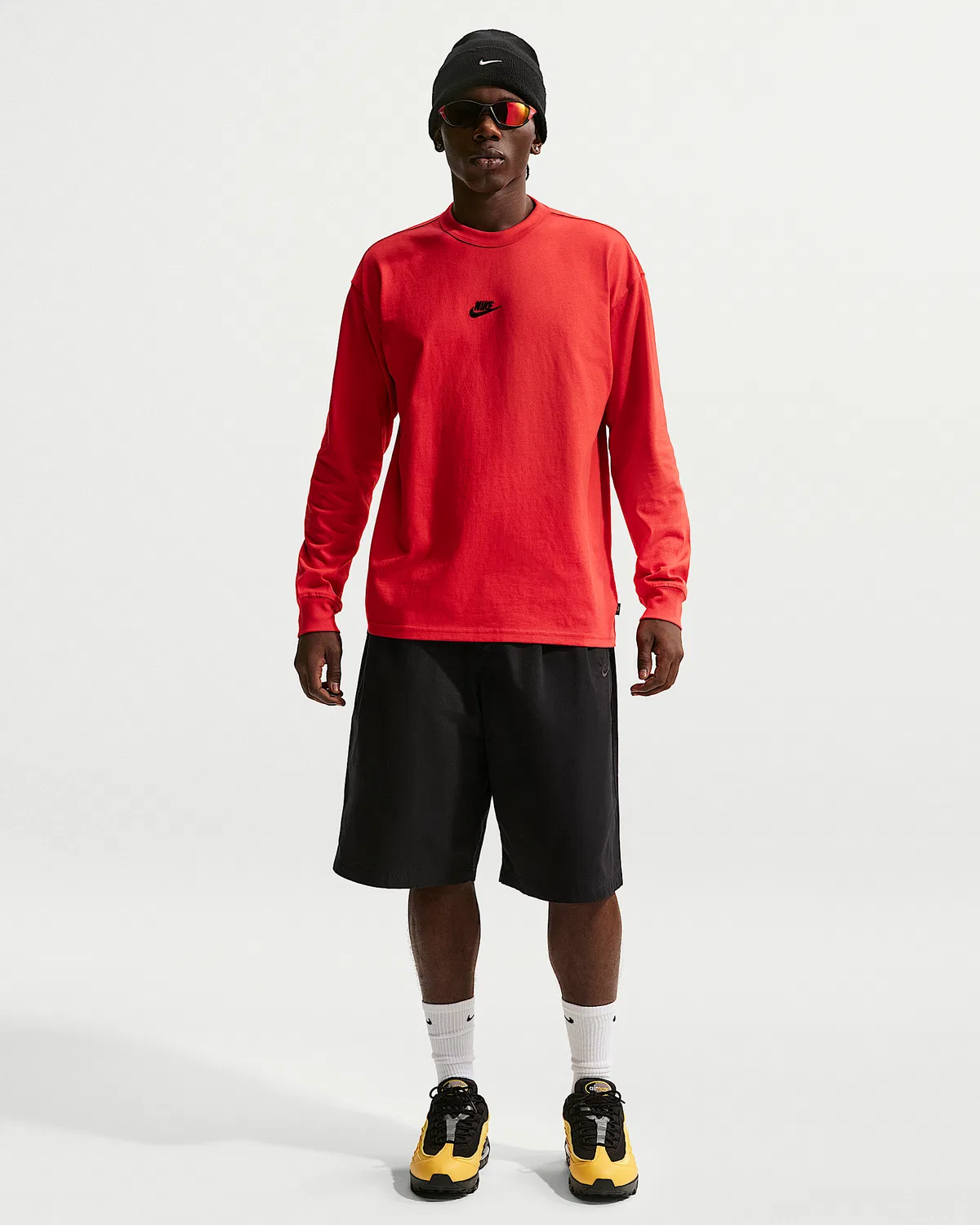 Мужская футболка с длинным рукавом Nike Sportswear Premium Essentials, University Red — фото 4