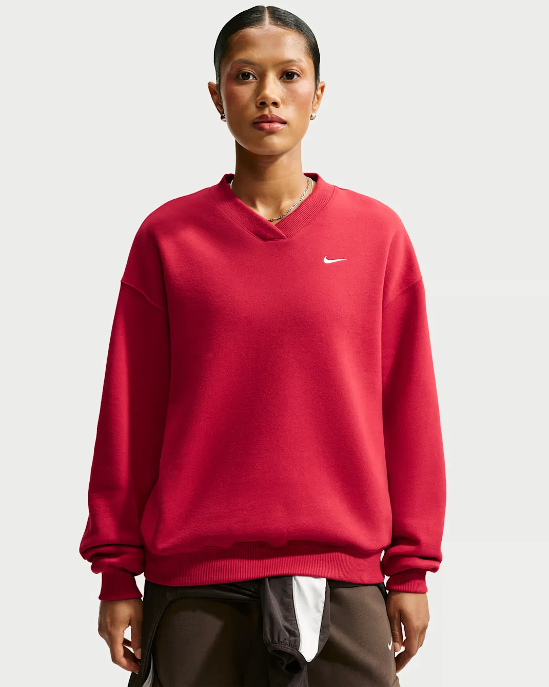 Женская свободная кофта с V-образным вырезом Nike Studio Fleece Medium Weight, Tough Red/Sail — фото 3