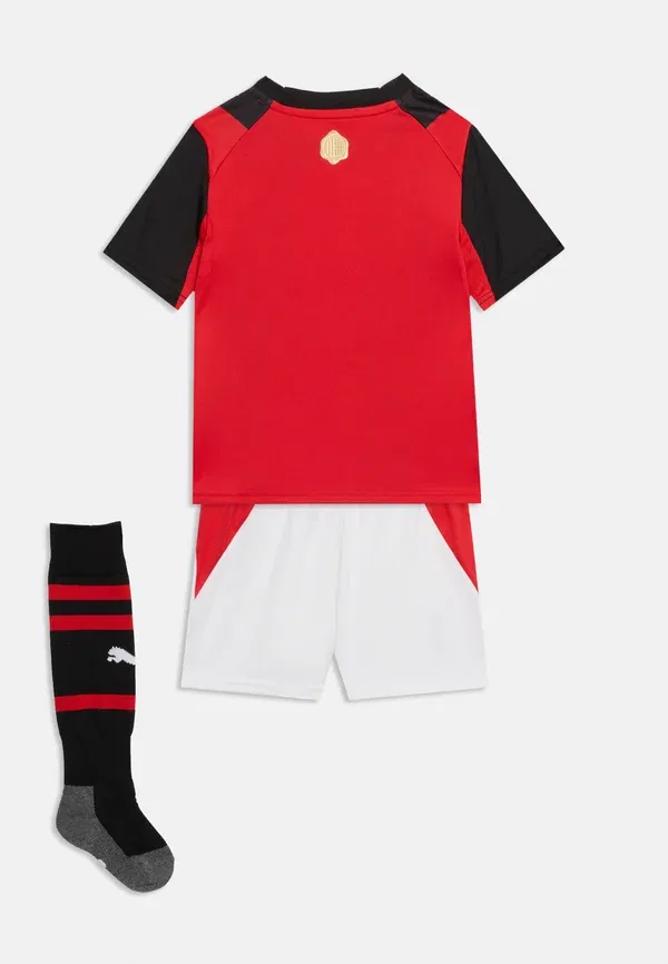 Детский футбольный комплект Ac Milan Home Minikit Unisex Set - шорты и футболка Puma, Black/Red, черный/красный — фото 2