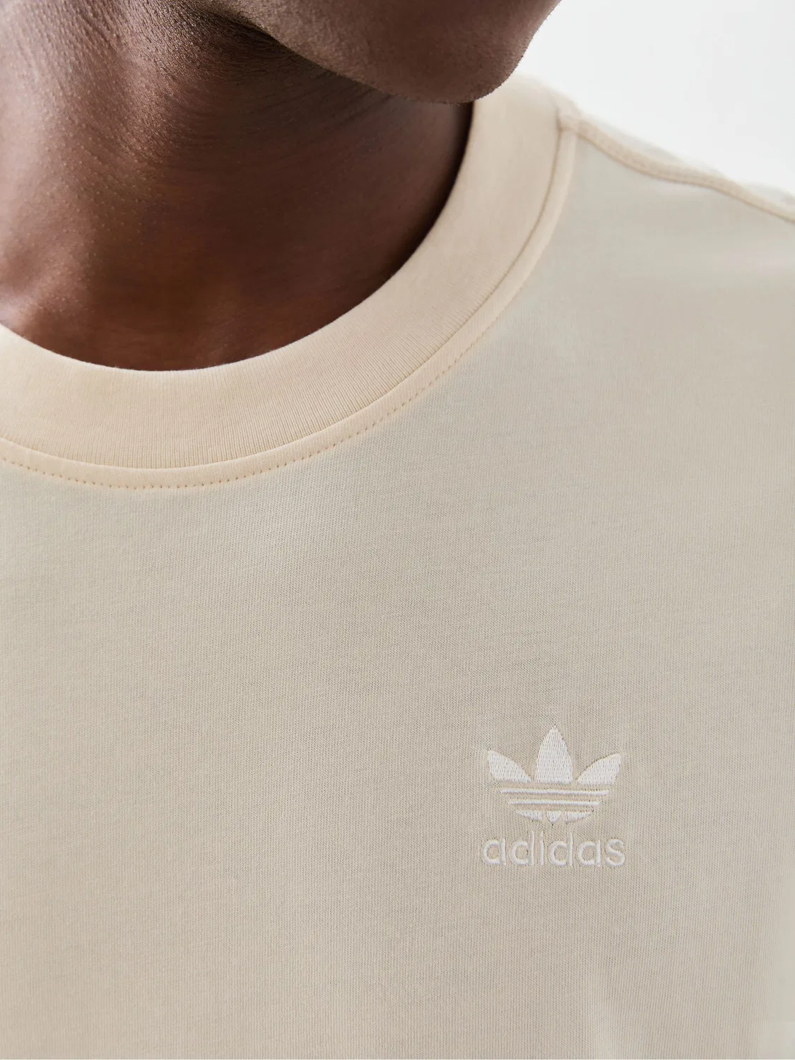 Футболка Oversized Trefoil Essentials, adidas Originals, кремовый — фото 4