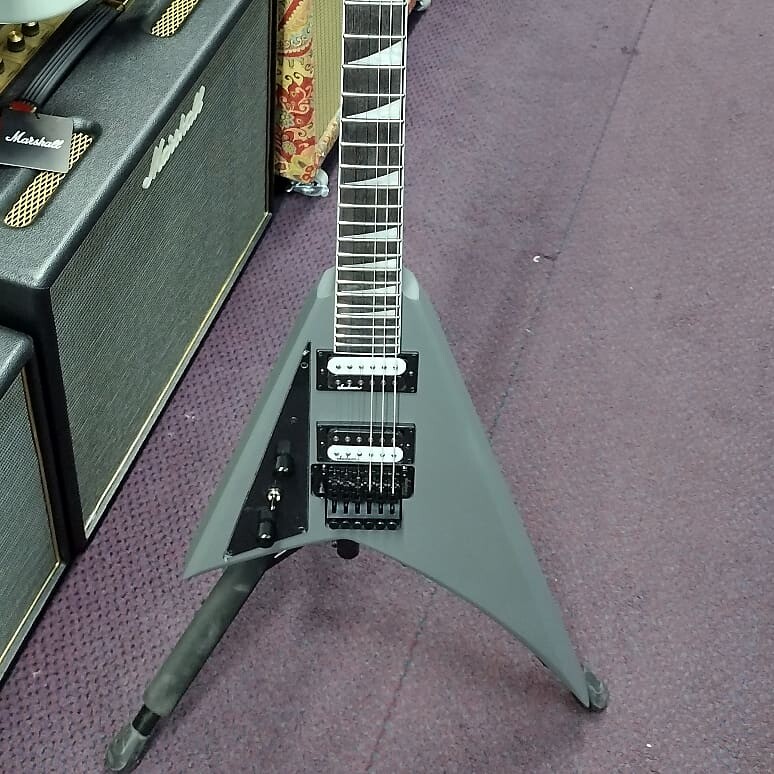 

Jackson JS Series JS32L Rhoads с накладкой из амаранта для левой руки JS Series JS32L Rhoads with Amaranth Fretboard Left-Handed