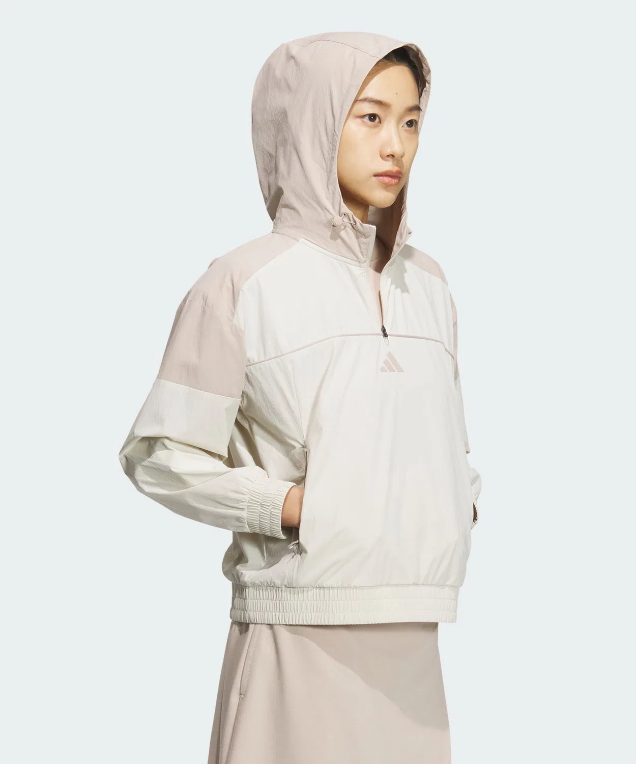 Женский пуловер с четвертью-молнией и капюшоном, свободного кроя, Adidas Golf, Cream — фото 3