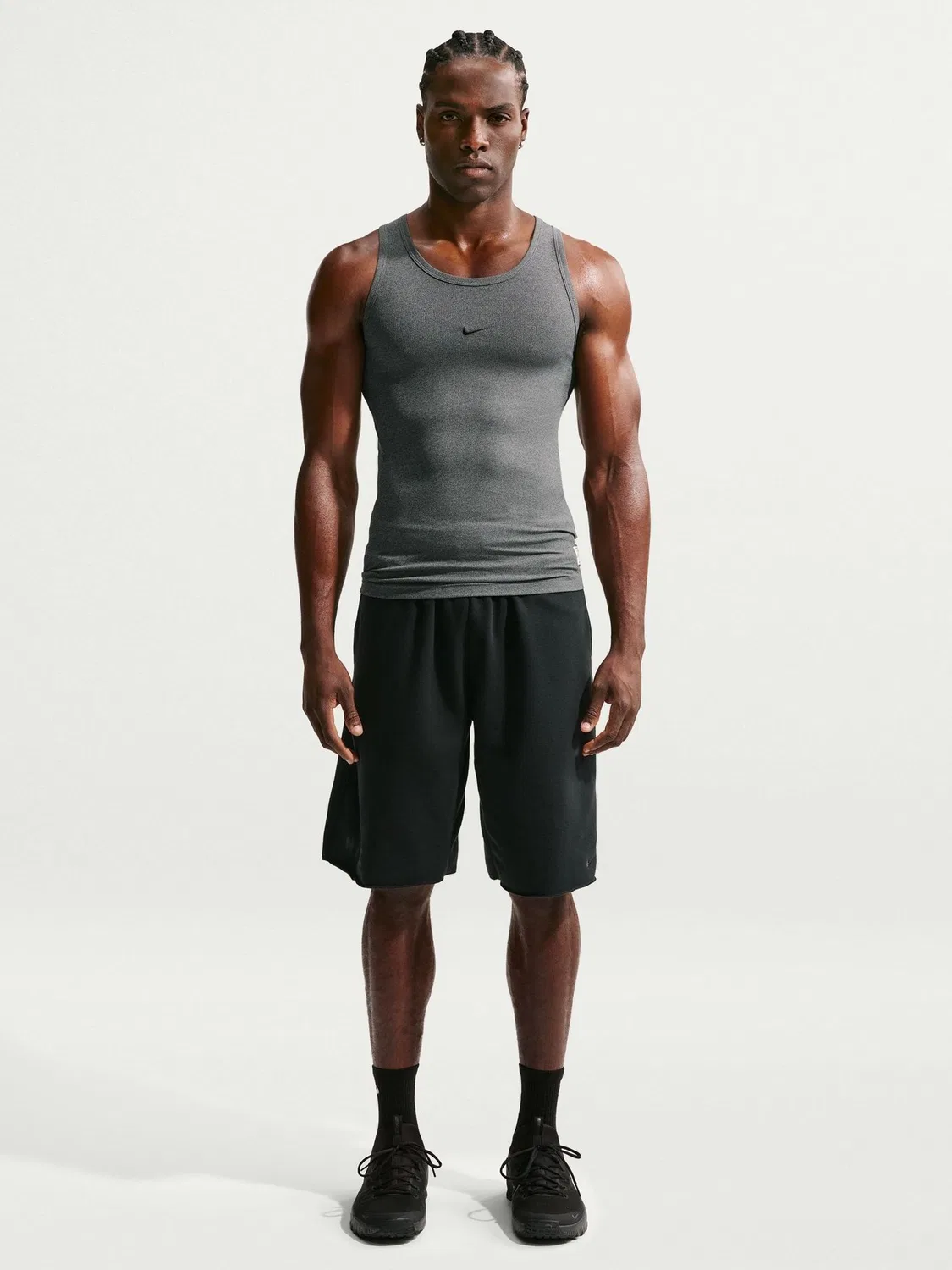 Майка тренировочная Nike Athletic Club Dri-FIT Ribbed, хром черный — фото 3