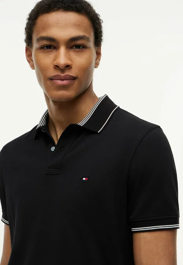 Поло хлопковое Tommy Hilfiger Heritage regular fit stripe trim, черный — фото 4