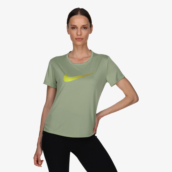 

Одна футболка с логотипом dri-fit Nike