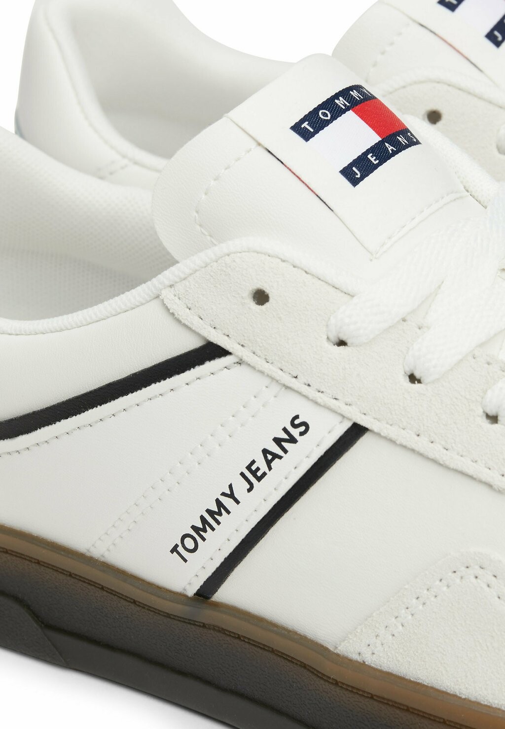 

Кроссовки на шнуровке Tommy Hilfiger, белый