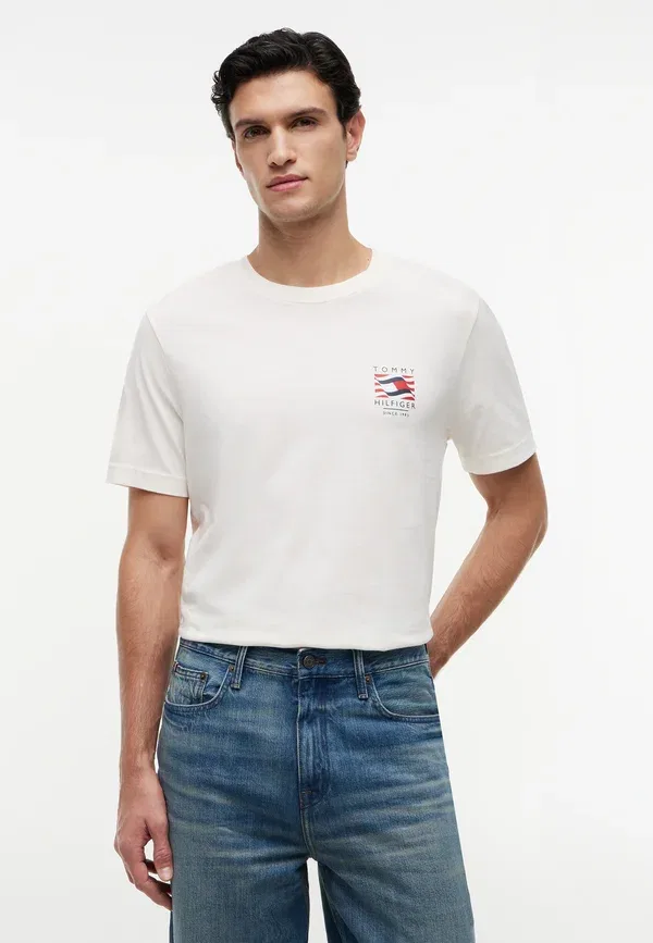 Футболка с принтом Americana graphic logo tee Tommy Hilfiger, слоновая кость